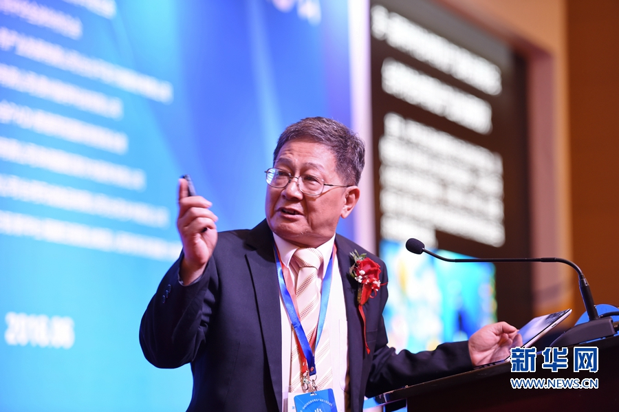 6月12日,臺灣嘉賓麻念臺在聯合發展論壇上演講 6月12日,臺灣嘉賓麻念臺在聯合發展論壇上演講