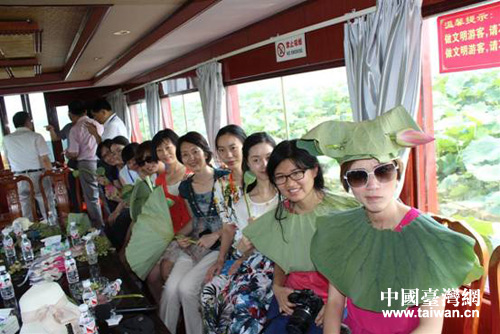 兩岸媒體參訪團湖野生荷花世界 兩岸媒體參訪團湖野生荷花世界