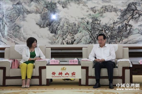 濟(jì)南市人大常委會(huì)主任會(huì)見(jiàn)臺(tái)灣客人 濟(jì)南市人大常委會(huì)主任會(huì)見(jiàn)臺(tái)灣客人