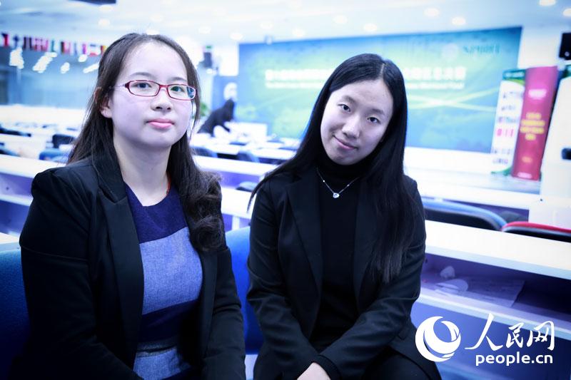 來自北京外國語大學的祁天和來自廈門大學的劉婧獲得今天的冠軍。 覃博雅攝