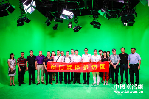 參訪團(tuán)與海南廣播電視總臺(tái)同行交流 參訪團(tuán)與海南廣播電視總臺(tái)同行交流