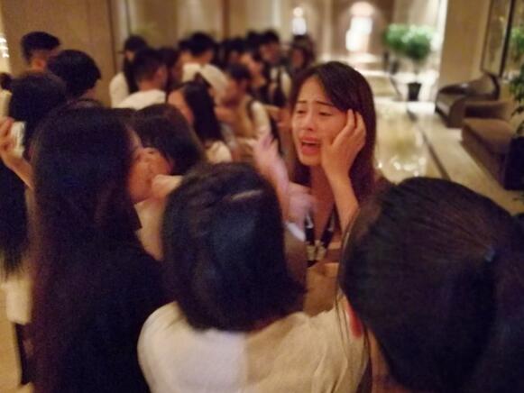 兩岸青年學生鄭州深情惜別。(圖片來源:河南省臺辦) 兩岸青年學生鄭州深情惜別。(圖片來源:河南省臺辦)