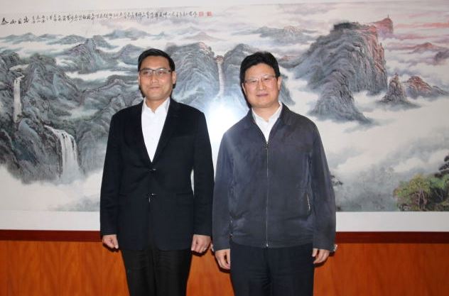 孟慶斌主任會(huì)見(jiàn)孔垂長(zhǎng)先生(左) 孟慶斌主任會(huì)見(jiàn)孔垂長(zhǎng)先生(左)