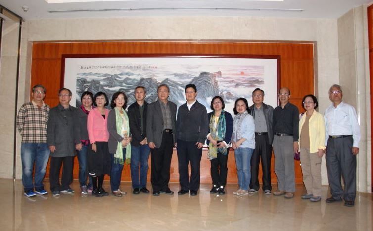 山東省臺(tái)辦主任孟慶斌在濟(jì)南會(huì)見(jiàn)孔垂長(zhǎng)等臺(tái)灣來(lái)賓 山東省臺(tái)辦主任孟慶斌在濟(jì)南會(huì)見(jiàn)孔垂長(zhǎng)等臺(tái)灣來(lái)賓