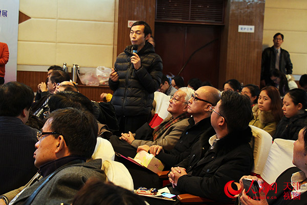 2014海峽兩岸微電影產(chǎn)業(yè)發(fā)展高峰論壇在津舉行(攝影:錢琳)