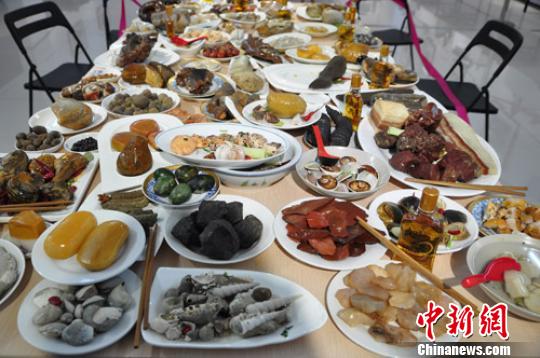 隕石化石“菜系”河北展出 臺灣“生發石”受關注 隕石化石“菜系”河北展出 臺灣“生發石”受關注