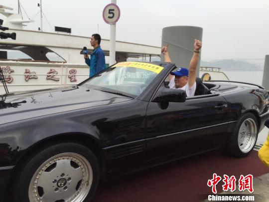 臺車入閩自駕游常態化婚紗和豪車最吸睛