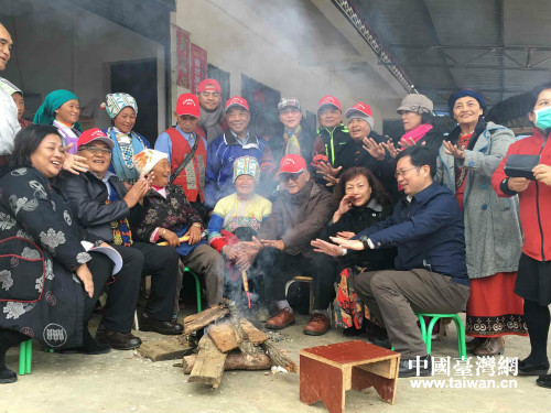 臺灣屏東少數民族文教交流團到文山州考察民族文化教育工作 臺灣屏東少數民族文教交流團到文山州考察民族文化教育工作