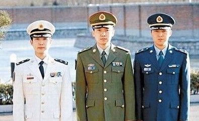 解放軍史上最大規模換裝:耗資60億更加精神 解放軍史上最大規模換裝:耗資60億更加精神