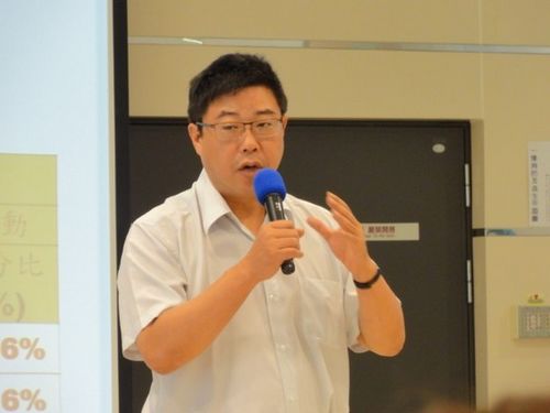 臺前行政機構發言人:媒體豬腦魔心剝削蔣友青