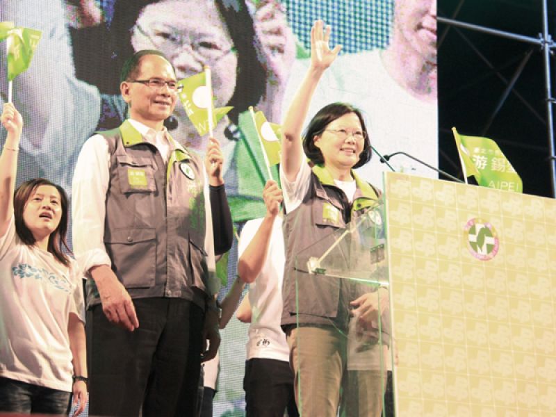 游錫堃選情太低迷，蔡英文出面力挺，竟聲稱要百萬票勝選新北