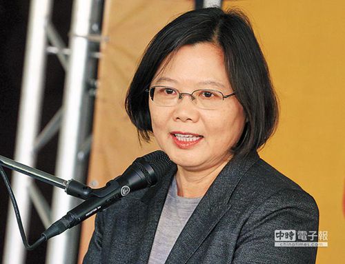 民進黨主席蔡英文表示，釣魚島屬于臺灣，并且從未放棄南海主權