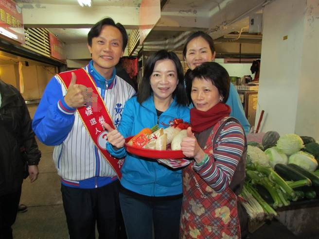 高婉倩拜票:和朱立倫一起努力 民眾熱情支持