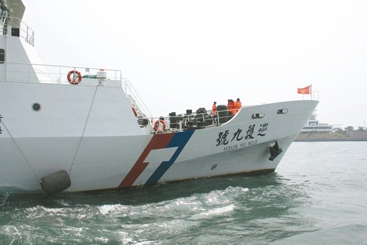 臺灣“海巡署”5月1日展開“沖之鳥礁”護漁行動，將由“海巡署”1000噸級的“巡護九號”船領軍