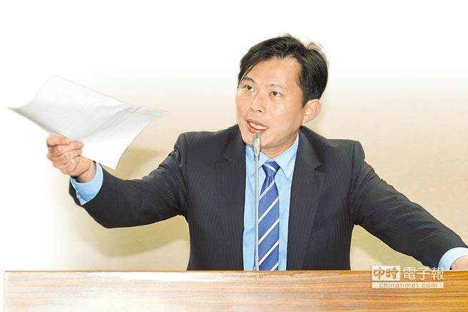 黃國昌夫妻名下有23筆不動產 網友：交待清楚