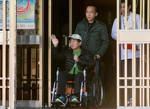 臺當局尚未決定是否邀請陳水扁參加"雙十慶典"晚會 臺當局尚未決定是否邀請陳水扁參加"雙十慶典"晚會