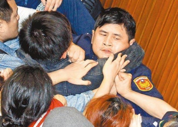 臺學者對"太陽花"無罪氣憤難平:看這些司法官怎么掰