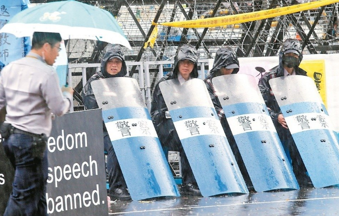 撤告太陽花嚴(yán)懲軍公教 蔡遭批濫用民粹者終被民粹噬 撤告太陽花嚴(yán)懲軍公教 蔡遭批濫用民粹者終被民粹噬