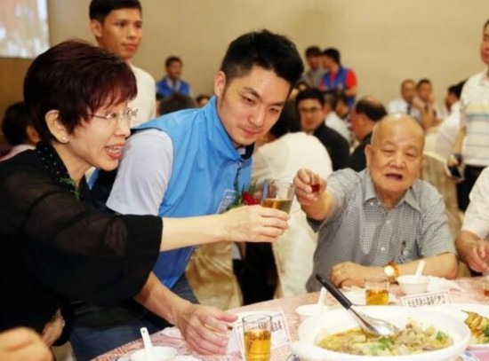 國(guó)民黨民代提政策拼生 蔣介石曾孫帶頭再生一個(gè)! 國(guó)民黨民代提政策拼生 蔣介石曾孫帶頭再生一個(gè)!