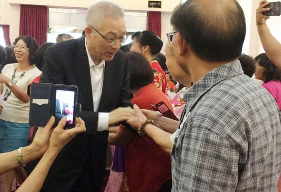 吳敦義:將以最精誠的服務帶領國民黨打贏2018選戰 吳敦義:將以最精誠的服務帶領國民黨打贏2018選戰