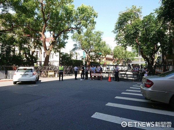 年金改革議案進入表決戰(zhàn) 臺“立法院”內(nèi)外情勢緊繃 年金改革議案進入表決戰(zhàn) 臺“立法院”內(nèi)外情勢緊繃