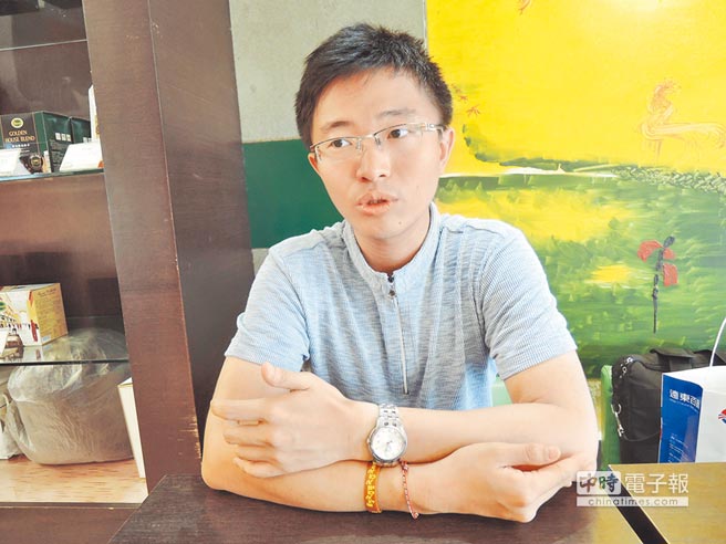 新黨青年呼吁臺灣年輕人跳脫意識形態平視大陸。(圖片來源:臺灣《中時電子報》) 新黨青年呼吁臺灣年輕人跳脫意識形態平視大陸。(圖片來源:臺灣《中時電子報》)