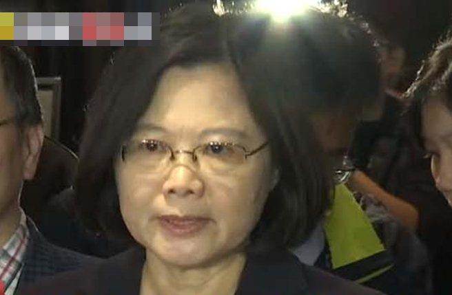 蔡英文愛生氣成日常 綠人士看小動(dòng)作就知她生氣與否 蔡英文愛生氣成日常 綠人士看小動(dòng)作就知她生氣與否