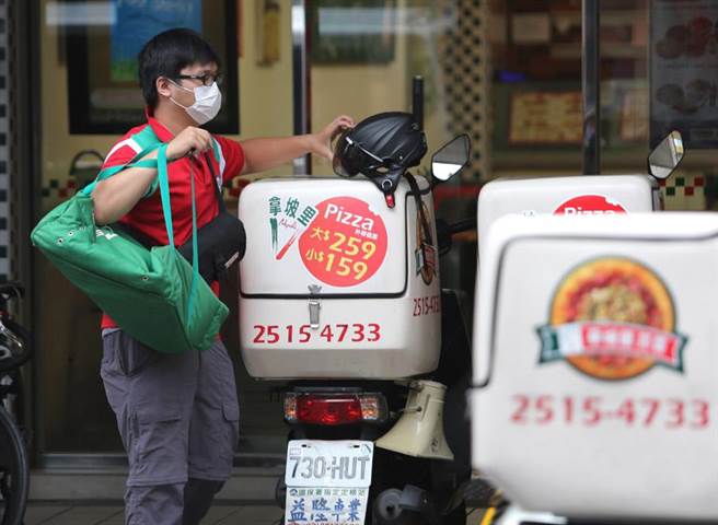 島內就業增長動能趨緩 創近7年最低 島內就業增長動能趨緩 創近7年最低