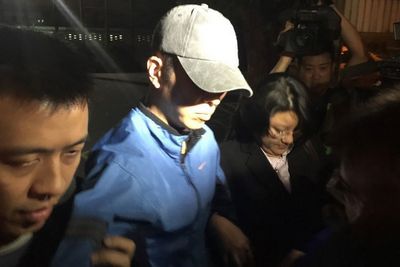 臺藝人登阿帕契:觀光團增至27人勞乃成50萬交保