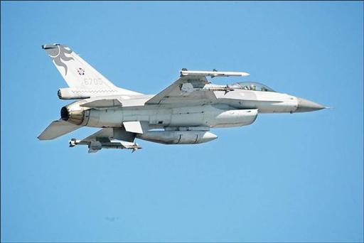 臺(tái)軍 F16