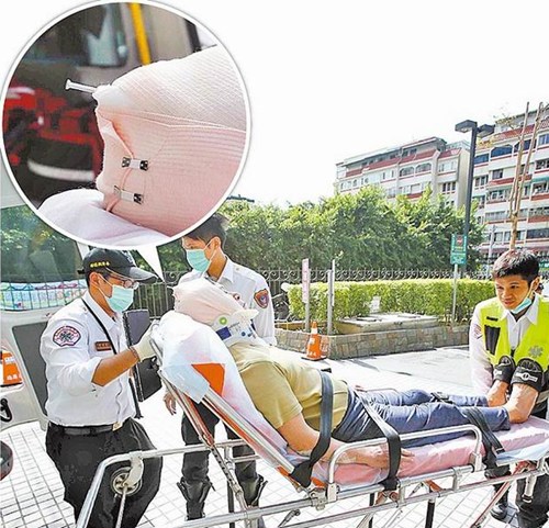 臺灣一男子馬路邊自殘:持鐵錘往頭部敲鐵釘