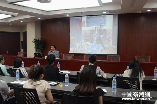 北京農學院都市農業研究所所長史亞軍教授向兩岸學生授課 北京農學院都市農業研究所所長史亞軍教授向兩岸學生授課