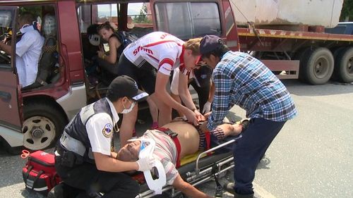 臺灣花蓮發生兩車相撞事故4人受傷(圖) 臺灣花蓮發生兩車相撞事故4人受傷(圖)