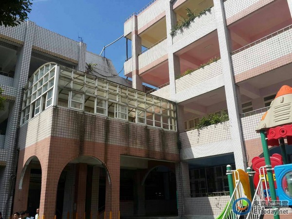 臺(tái)北市信義區(qū)興雅小學(xué)遭精神異常男闖入,發(fā)生挾持學(xué)童事件。(臺(tái)媒圖) 臺(tái)北市信義區(qū)興雅小學(xué)遭精神異常男闖入,發(fā)生挾持學(xué)童事件。(臺(tái)媒圖)