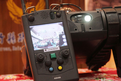 救災利器新竹縣獲贈“阿凡達”機器人(圖) 救災利器新竹縣獲贈“阿凡達”機器人(圖)