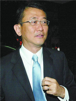 涉掏空弊案棄保潛逃 傳遠東航空前董事長在美國自殺 涉掏空弊案棄保潛逃 傳遠東航空前董事長在美國自殺