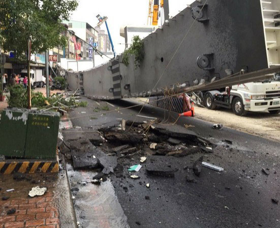 臺中地鐵施工場所鋼梁掉落致4人死亡4人受傷 臺中地鐵施工場所鋼梁掉落致4人死亡4人受傷