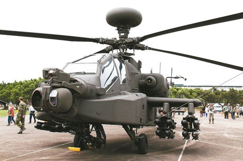 臺民眾參觀阿帕奇直升機嘉義首發(fā)團報名踴躍