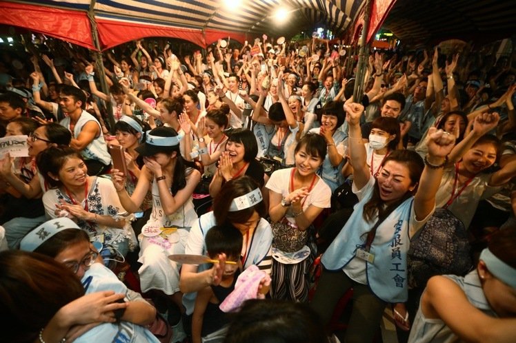 臺灣華航勞資雙方達成共識 空服員罷工結束 臺灣華航勞資雙方達成共識 空服員罷工結束