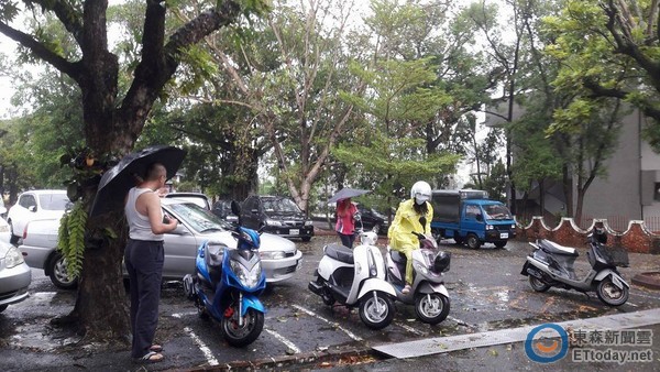 臺南家長中午接送小孩 臺南家長中午接送小孩