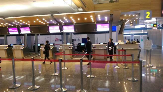 臺灣復興航空無預警停飛 旅客撲空氣憤又無奈 臺灣復興航空無預警停飛 旅客撲空氣憤又無奈