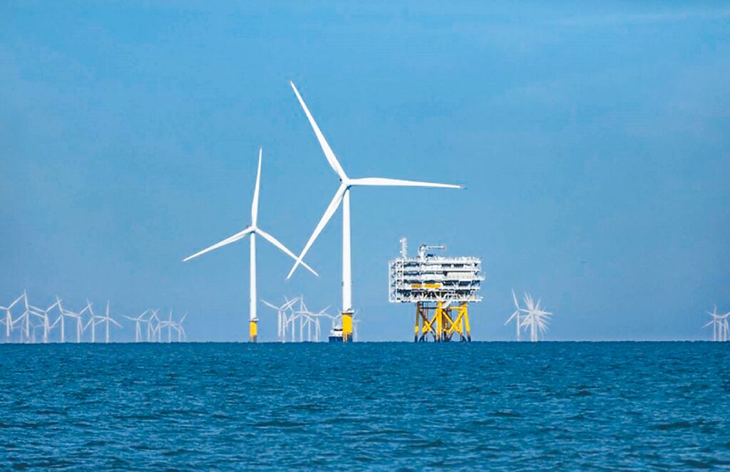 臺灣彰化離岸風(fēng)電機(jī)。 圖片來源:臺灣“中時新聞網(wǎng)”