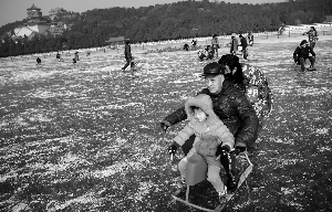 北京最大冰場頤和園昆明湖開業(yè) 面積70萬平米 北京最大冰場頤和園昆明湖開業(yè) 面積70萬平米