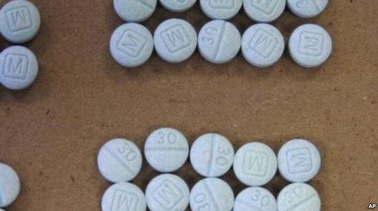 芬太尼類藥片(美聯社)