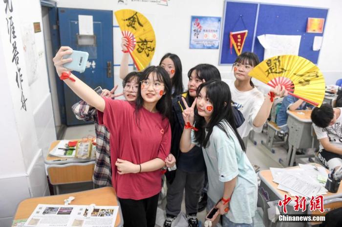 �Y�ψD��6��6����2021��߿�ǰϦ�������Lɳͬ�������WУ�����꼉���������ڽ��҃Ⱥ�Ӱ�� ���A�� �z