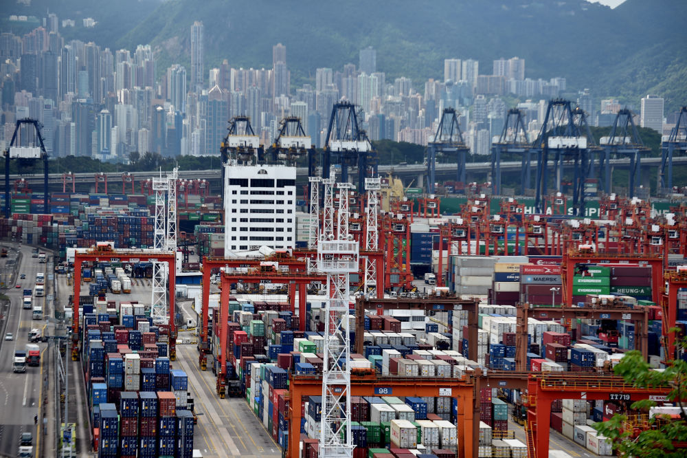 香港集裝箱碼頭(資料照片)。新華社記者 盧炳輝 攝