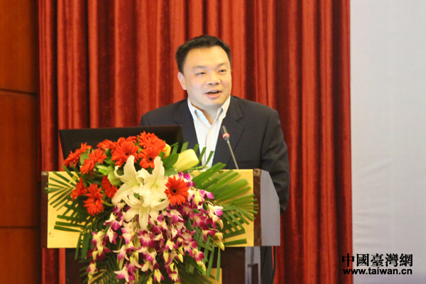 臺灣法曹協(xié)會理事長高思博教授在閉幕式上致辭。 臺灣法曹協(xié)會理事長高思博教授在閉幕式上致辭。