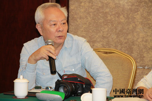 浙江大學(xué)臺研所《海峽經(jīng)緯》雜志主編馬光武在分組討論中發(fā)言