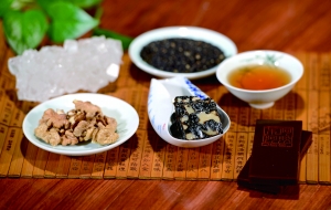 業(yè)內(nèi)人士稱阿膠原料被混入騾皮馬皮 業(yè)內(nèi)人士稱阿膠原料被混入騾皮馬皮