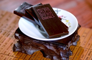 業(yè)內(nèi)人士稱阿膠原料被混入騾皮馬皮 業(yè)內(nèi)人士稱阿膠原料被混入騾皮馬皮